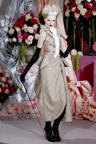 Look 9